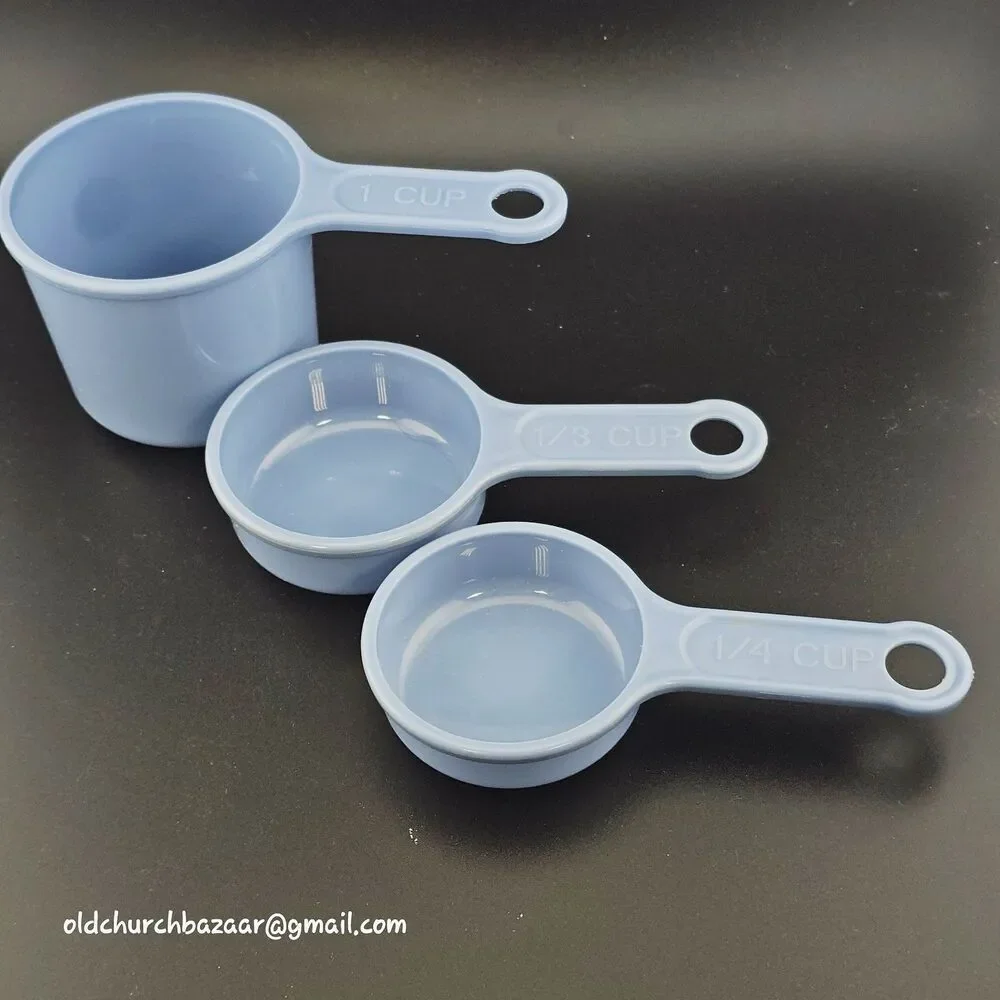 Rubbermaid Blue Plastic Measuring Cup Set 1/4 1/3 1/2 Cup Nesting Model 8315